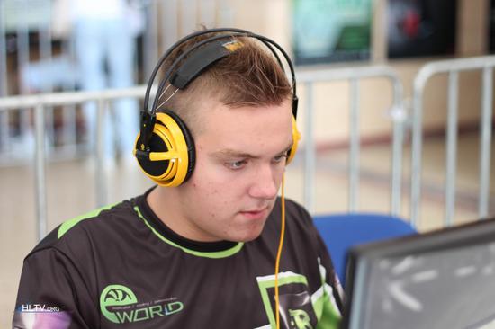 FunPlus Phoenix 官方：第二队打野选手 sorrow 被提升到一队！