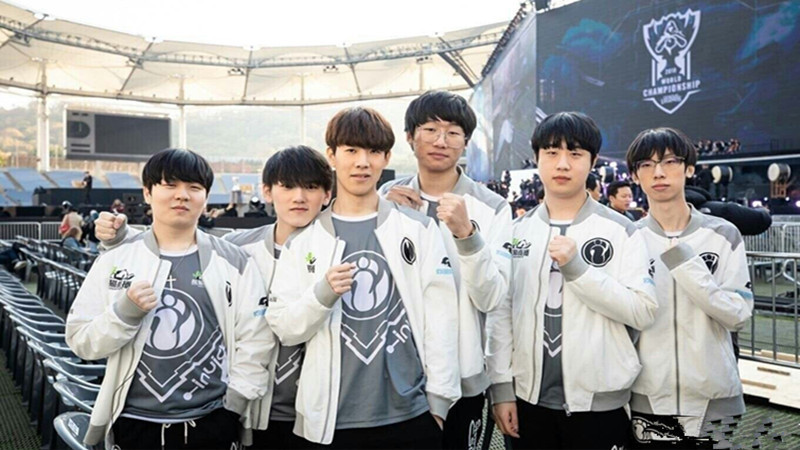 神经学发现：解析“侥幸心理”在脑神经网络中的激活路径与演化意义。（神经科学新发现：揭示侥幸心理在大脑神经网络中的激活路径与进化意义）